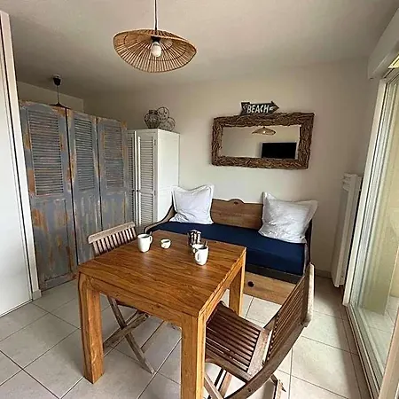 Face Saint Pierre La 2br203 فندق 3*